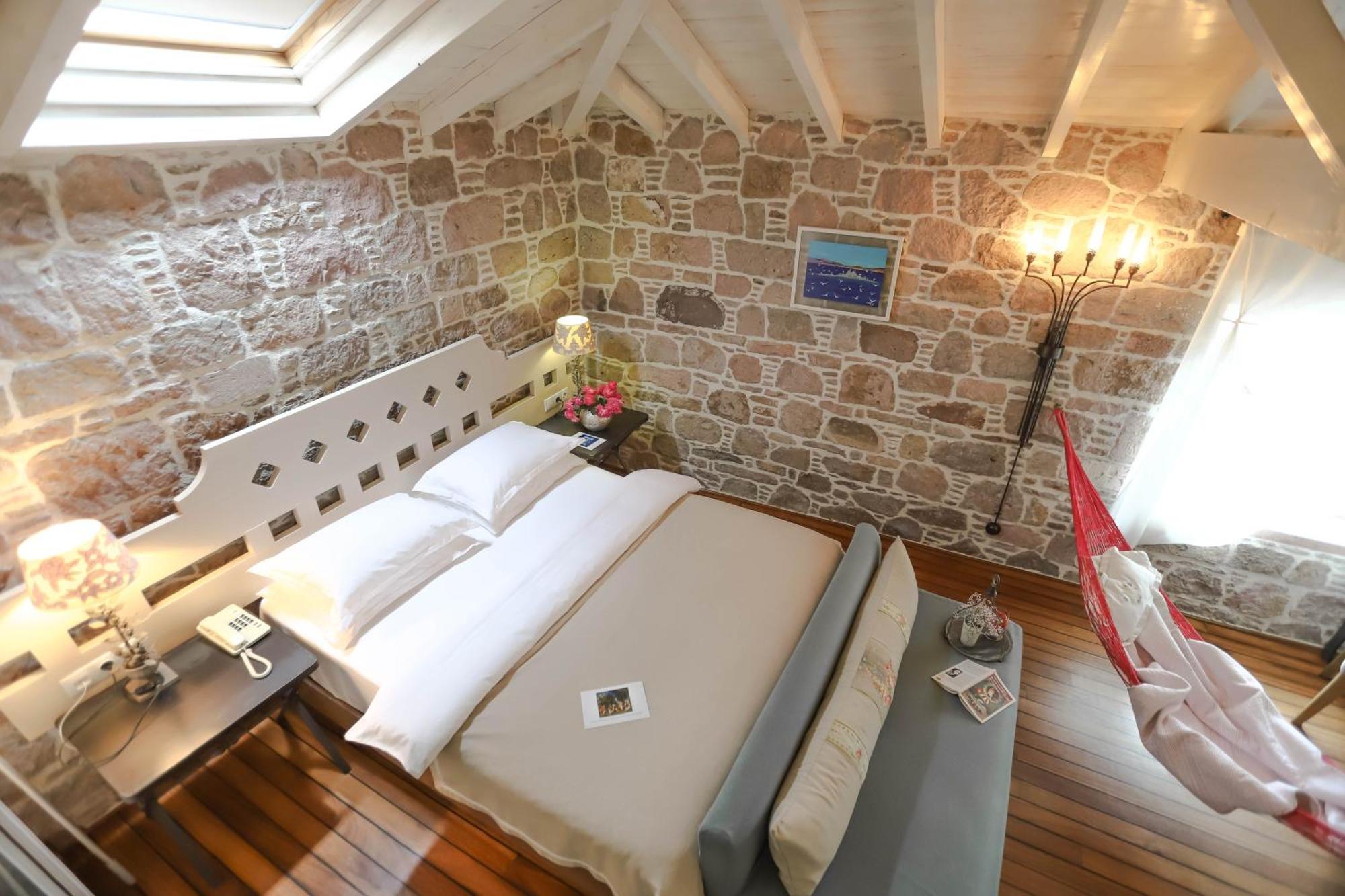 Cunda Lena Otel Ayvalik Bagian luar foto