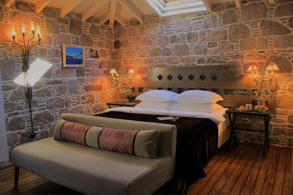 Cunda Lena Otel Ayvalik Bagian luar foto