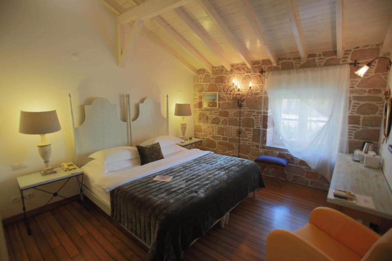 Cunda Lena Otel Ayvalik Bagian luar foto