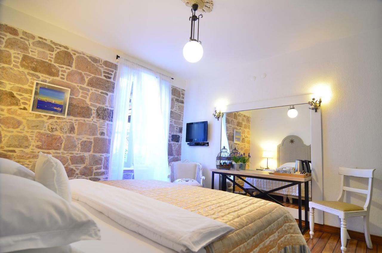 Cunda Lena Otel Ayvalik Bagian luar foto